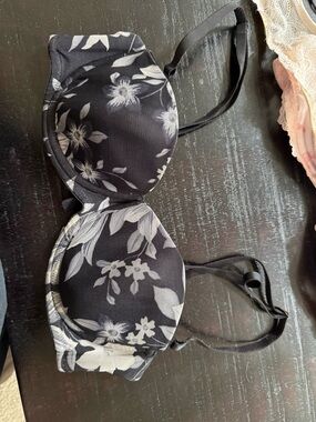 Victoria's Secret Black Floral Lined Bra- Vintage